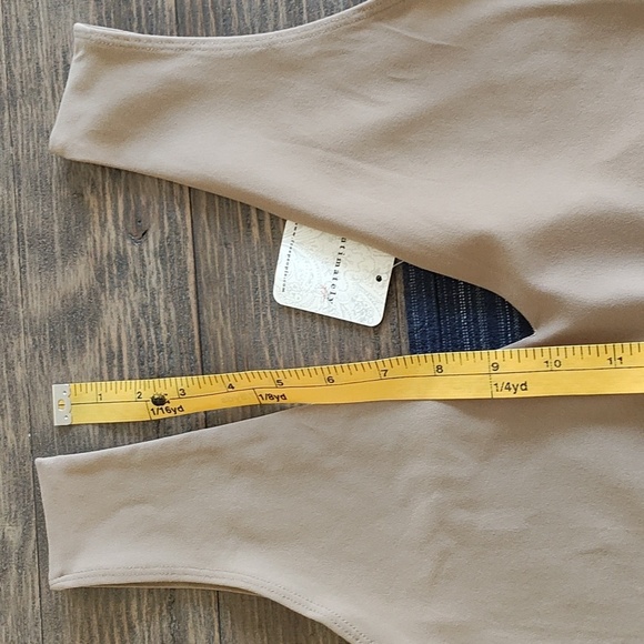 New FREE PEOPLE Tan V-Neck Bodysuit Small - Picture 4 of 16